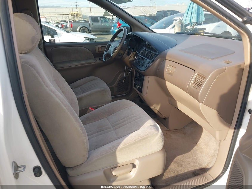 2000 Toyota Sienna Le