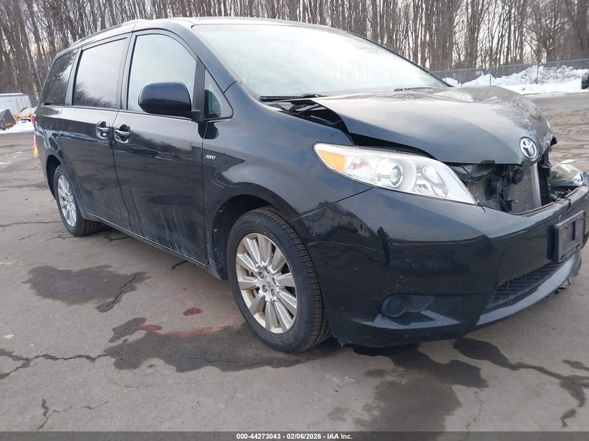 2017 Toyota Sienna Le 7 Passenger