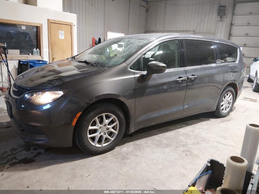 2020 Chrysler Voyager Lx