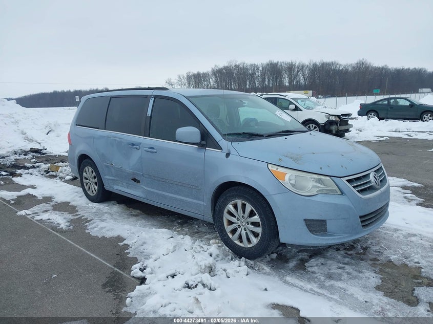 2012 Volkswagen Routan Se