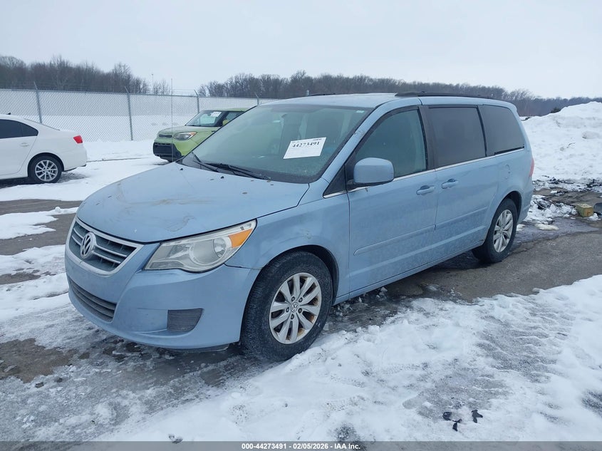 2012 Volkswagen Routan Se