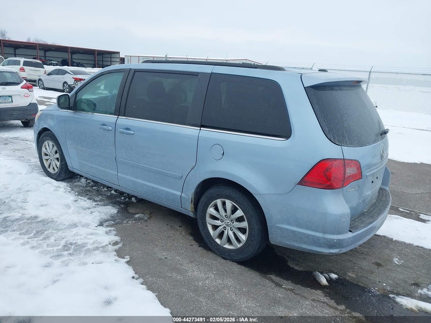 2012 Volkswagen Routan Se