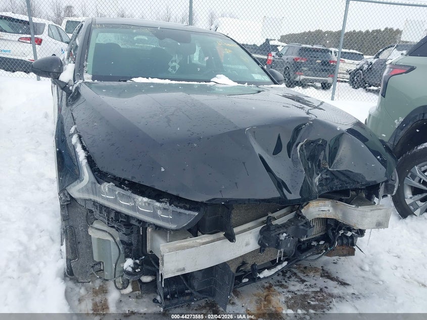 2022 KIA K5 auction photo 6