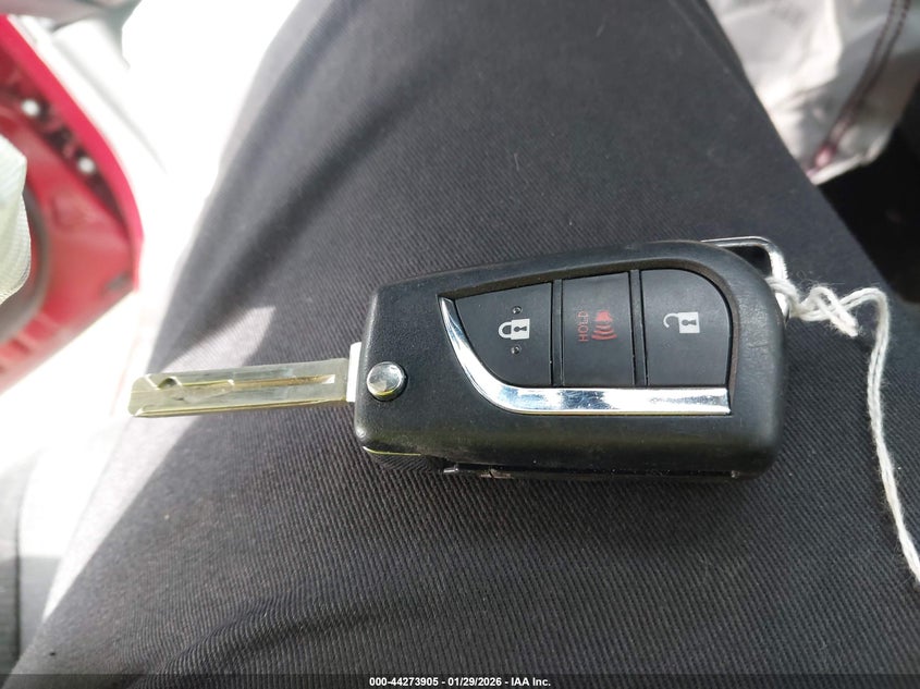 VIN NMTKHMBX8JR006774 2018 TOYOTA C-HR XLE