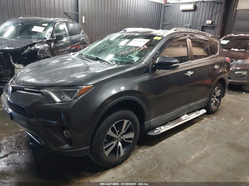 2018 Toyota Rav4 Xle 2T3RFREV4JW754496 photo 1