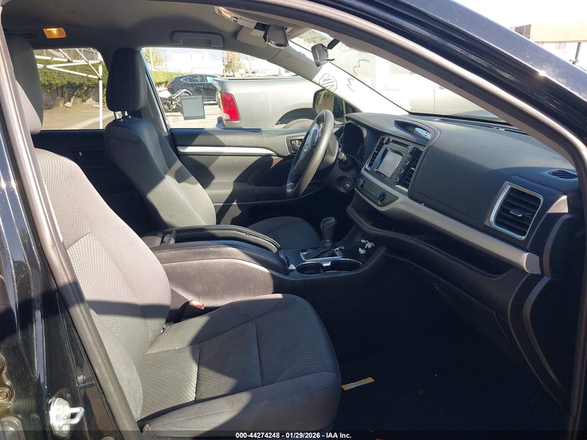 2019 Toyota Highlander Le