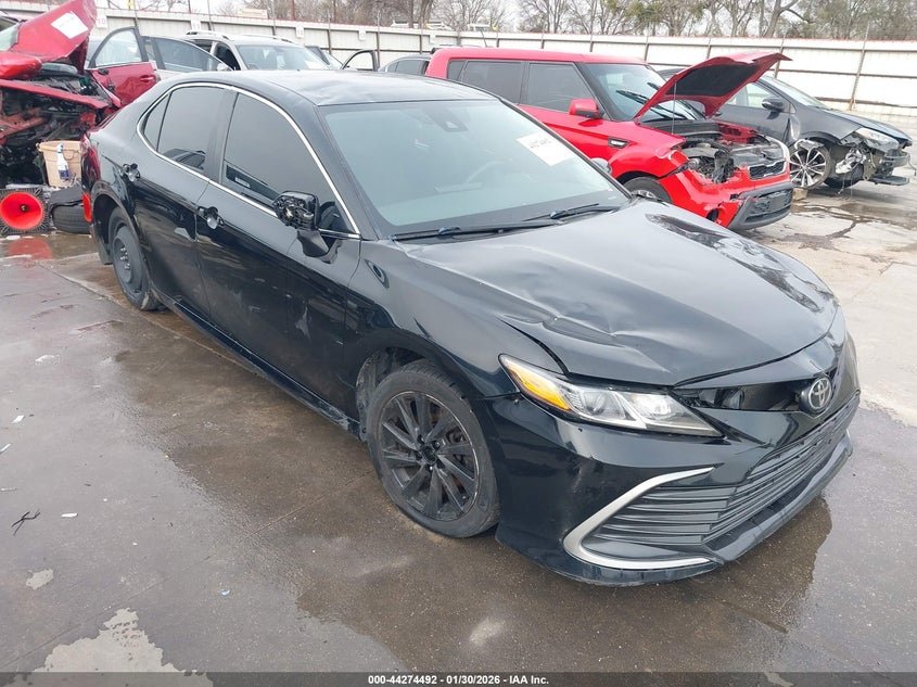 2022 Toyota Camry Le