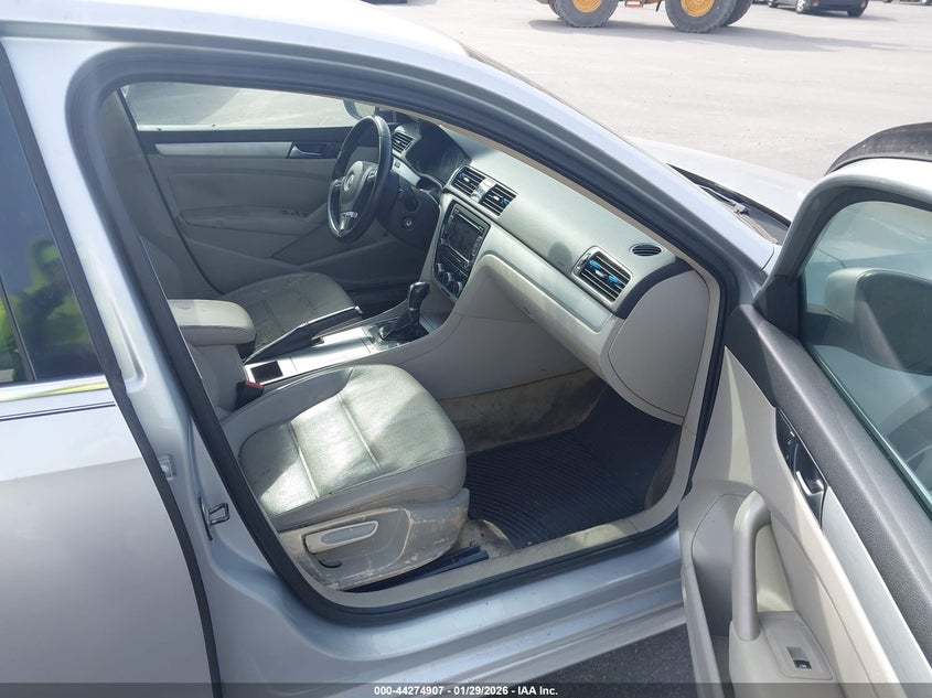 2012 Volkswagen Passat 2.5L Se