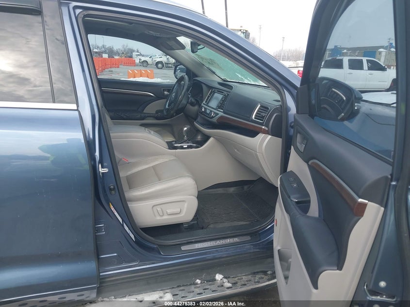 2016 Toyota Highlander Limited Platinum