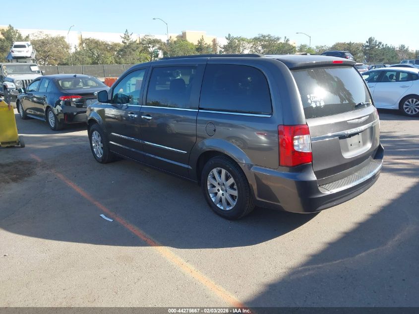 2016 Chrysler Town & Country Touring