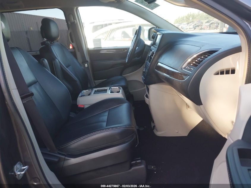 2016 Chrysler Town & Country Touring