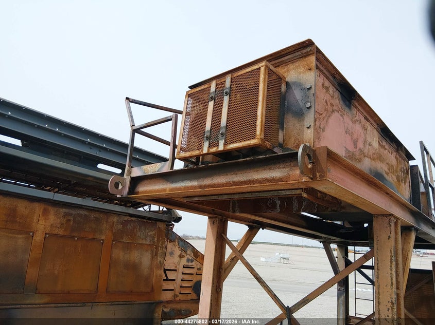 2000 * AMERICAN EAGLE STACKER 836-435 auction photo 8