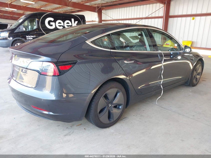 Vin: 5yj3e1eb5jf077206, lot: 44772631, tesla model 3 long range/performance 20184