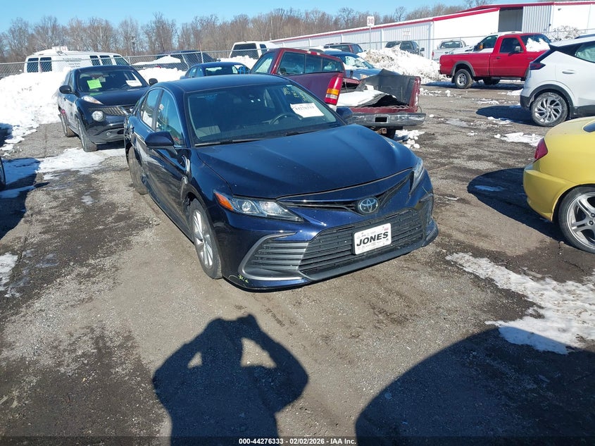 2022 Toyota Camry Le