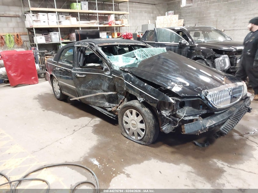 2004 Lincoln Town Car Ultimate