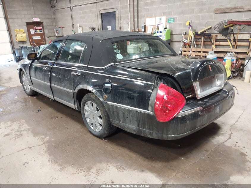 2004 Lincoln Town Car Ultimate