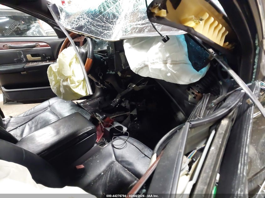 2004 Lincoln Town Car Ultimate