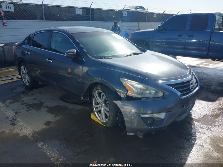 2013 Nissan Altima 3.5 Sv