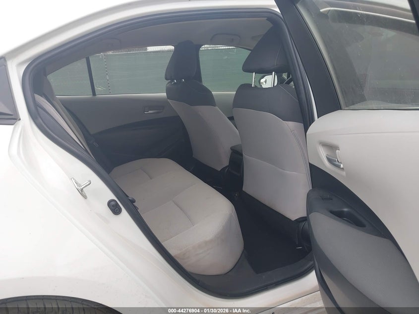 VIN JTDEPMAE9MJ161692 2021 TOYOTA COROLLA LE