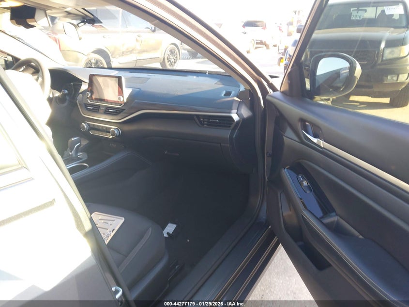 2023 Nissan Altima Sv Fwd