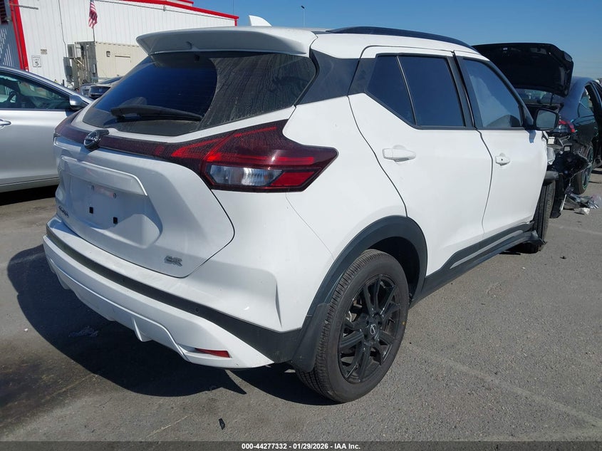 2023 Nissan Kicks Sr Xtronic Cvt