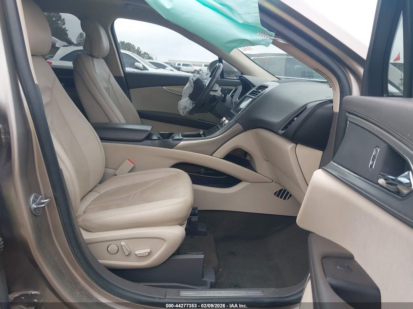 2019 Lincoln Nautilus Select