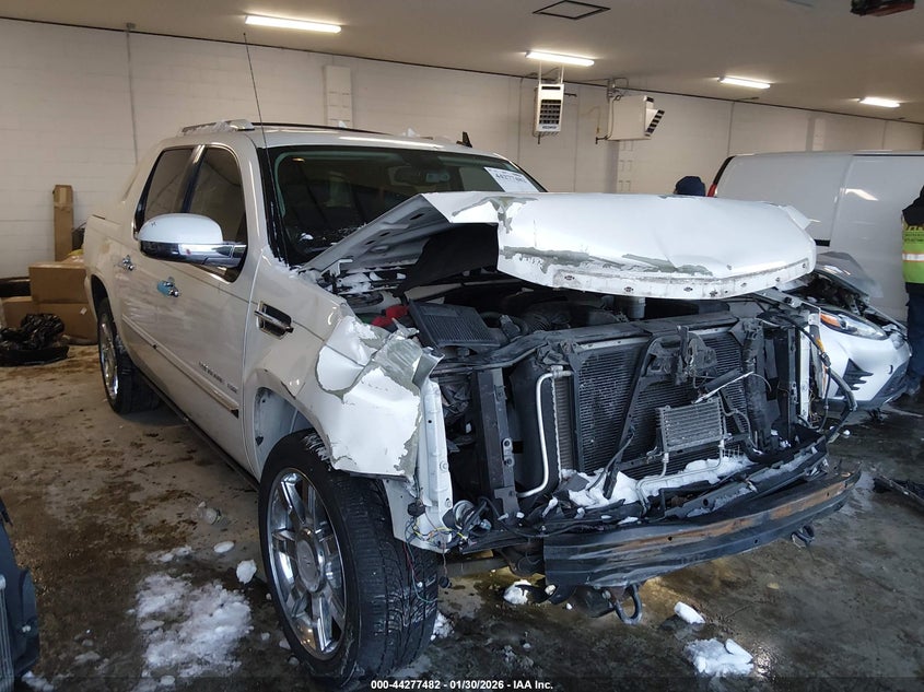 2013 CADILLAC ESCALADE EXT PREMIUM