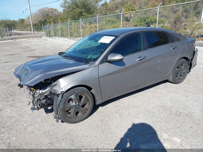 2022 Hyundai Elantra Sel