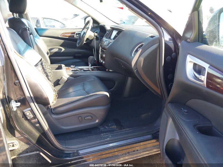 2016 Nissan Pathfinder Sl