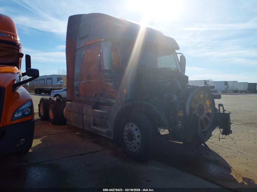 2014 VOLVO VN VNL