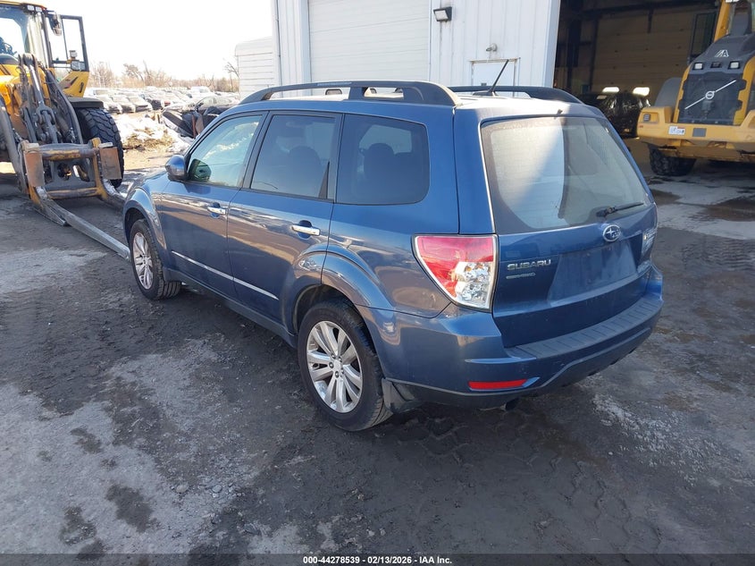 Vin: jf2shaec8bh761651, lot: 44774859, subaru forester 2.5x limited 20113
