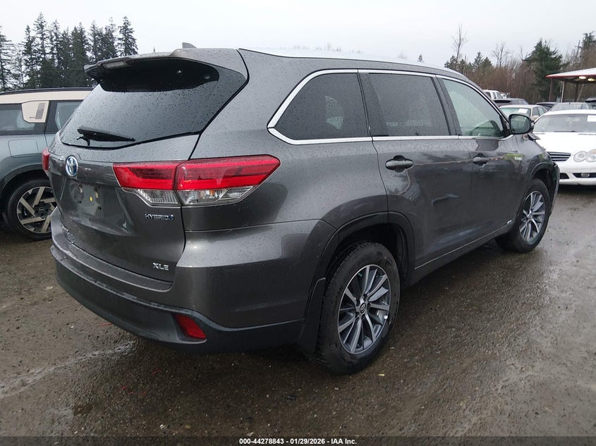 VIN 5TDJGRFH2JS051225 2018 TOYOTA HIGHLANDER HYBRID XLE