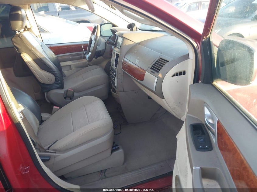 2009 Chrysler Town & Country Touring