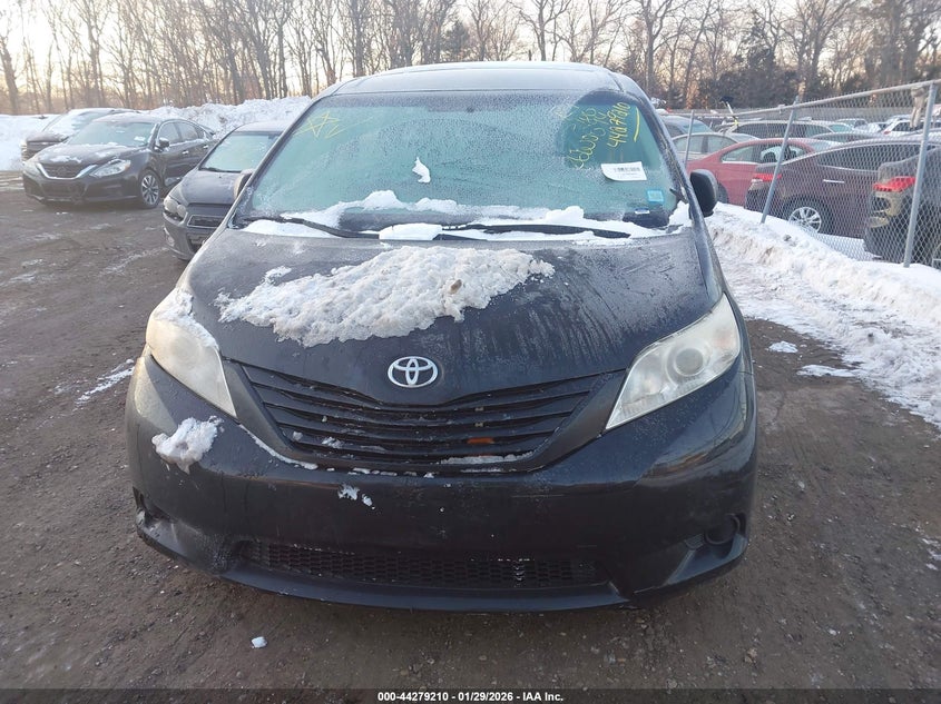 2014 TOYOTA SIENNA VAN 3.5L V-6 DOHC, VVT, 266HP