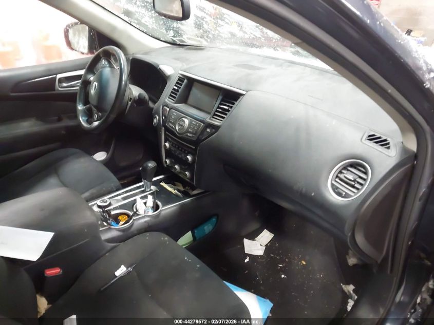 2016 Nissan Pathfinder Sv