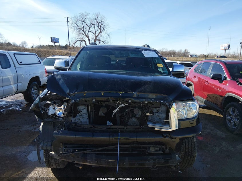 2016 TOYOTA SEQUOIA PLATINUM 5.7L V8 — Фото 12