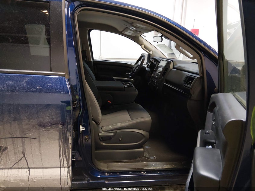 2024 Nissan Titan Sv