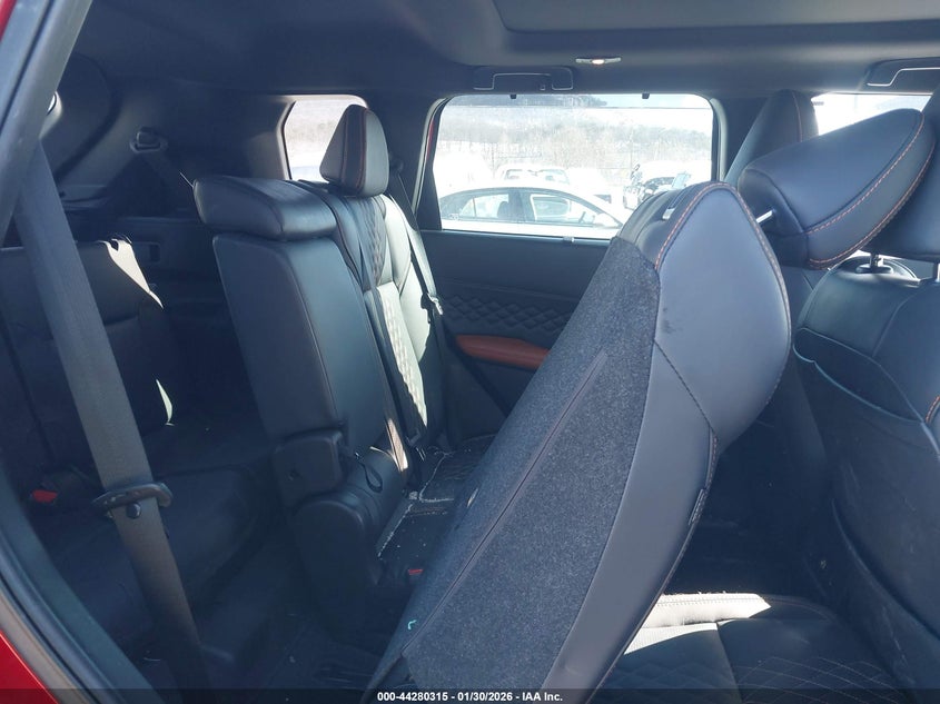 2023 Mitsubishi Outlander Sel 2.5 S-Awc/Sel 40Th Anniversary S-Awc/Sel Black Edition S-Awc VIN: JA4J4VA86PZ044546 Lot: 44280315