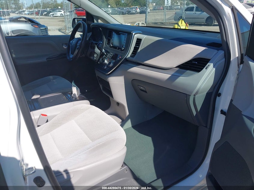2019 Toyota Sienna Le 8 Passenger
