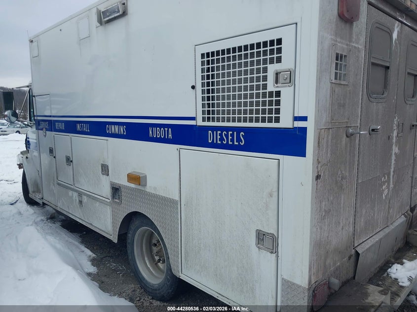 2002 Freightliner Medium Conventional Fl60