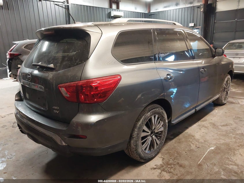 2018 Nissan Pathfinder Sv