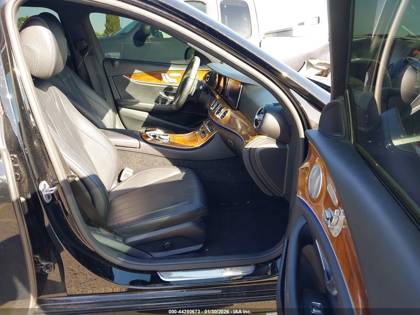 2019 Mercedes-Benz E 300