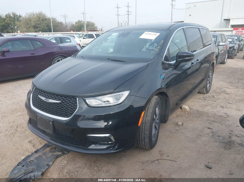 2025 Chrysler Pacifica Hybrid Select