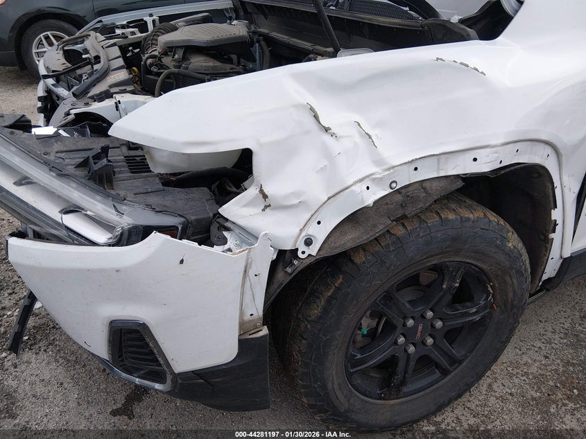 2023 GMC ACADIA auction photo 6