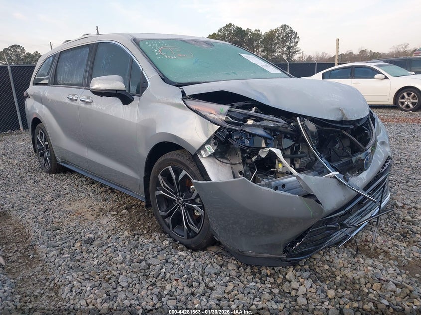 2025 Toyota Sienna Platinum