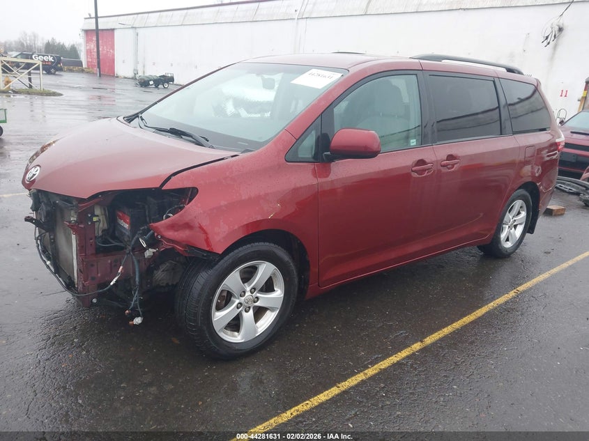 2016 Toyota Sienna Le 8 Passenger