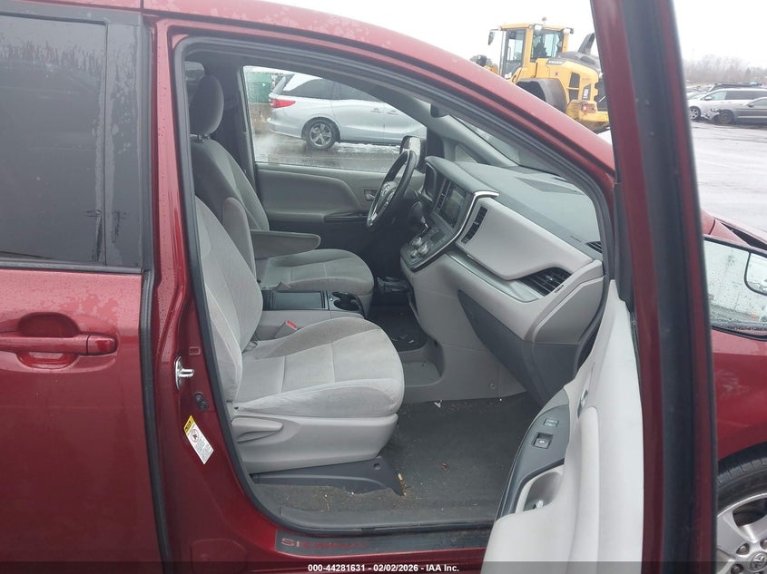 2016 Toyota Sienna Le 8 Passenger