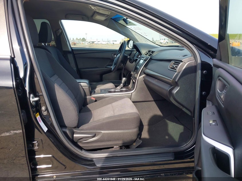 2016 Toyota Camry Hybrid Le