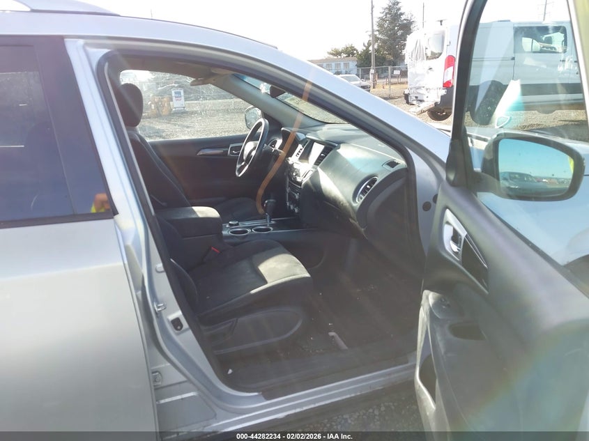 2013 Nissan Pathfinder Sv