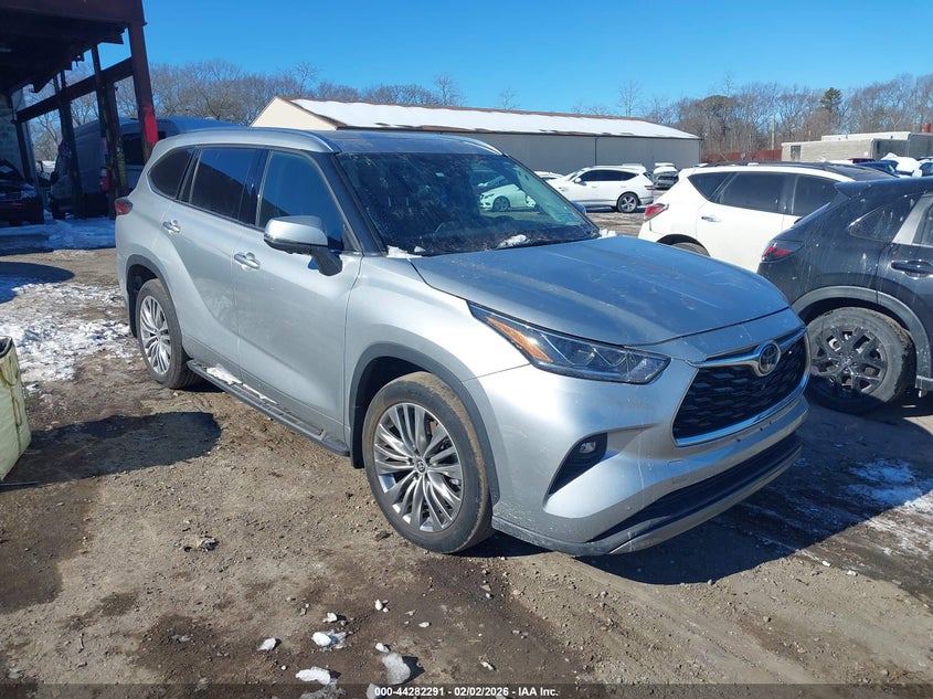 2023 Toyota Highlander Platinum